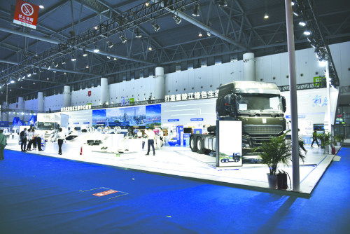 南充高新技術(shù)汽車(chē)汽配產(chǎn)品閃耀西博會(huì)，吸睛無(wú)數(shù)